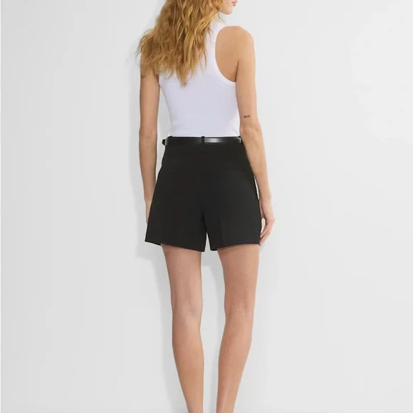 The Effortless Short™ Mid-Thigh - Crepette™ - Picture 2 of 5